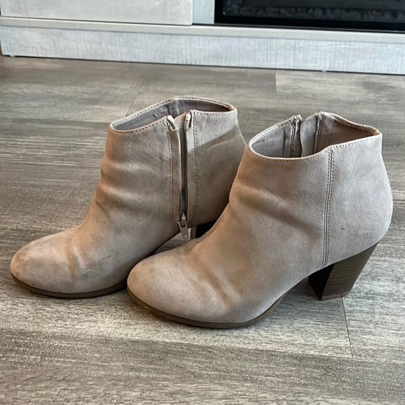 Size tan booties